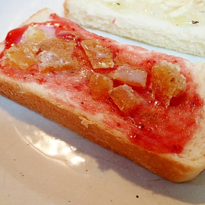 苺ジャムとオレンジピールのシナモン香るトースト